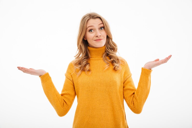 Foto gratuito giovane donna confusa