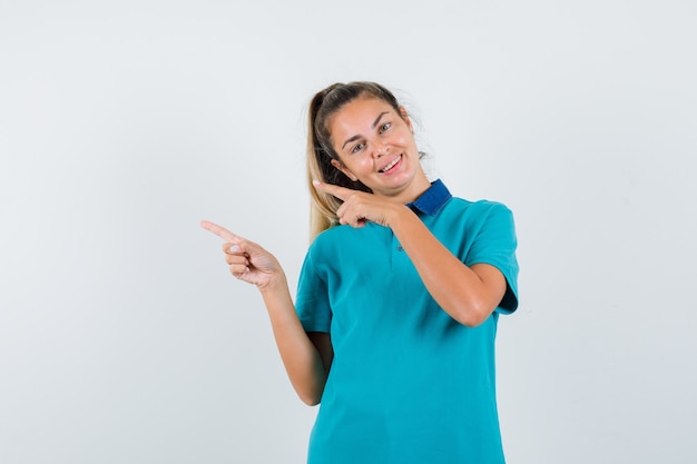 Giovane ragazza espressiva in posa in studio