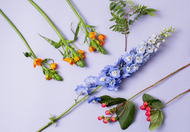 Gli strumenti e gli accessori necessari ai fioristi per creare un bouquet