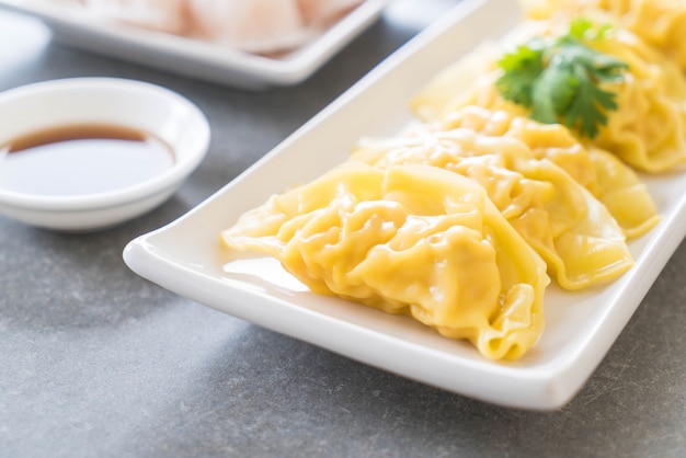 Gnocchi di gamberetti al vapore somma dim