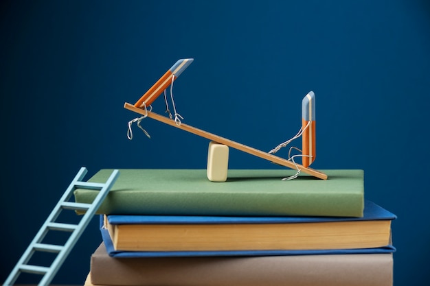 Gomme animate su libri natura morta
