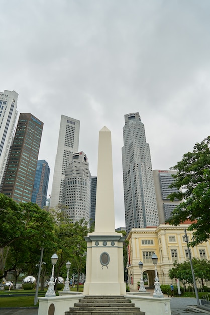 grattacielo complessi edifici giorno della città
