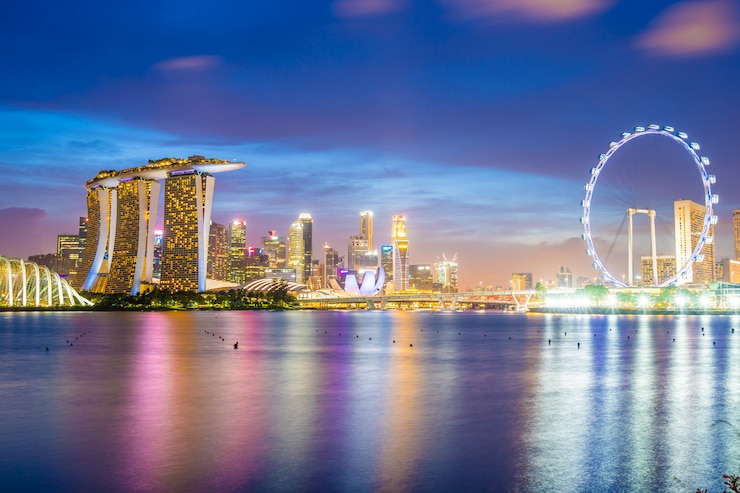 Foto gratuito grattacielo intorno alla baia del porticciolo nella città di singapore