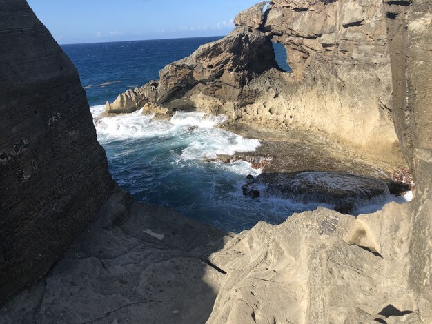 Grotte e rocce di Cueva Del Indio a Puerto Rico