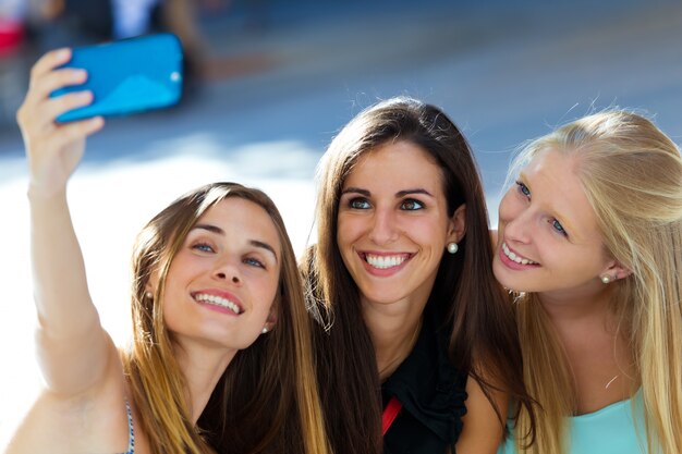 Gruppo, amici, prendere, selfie, strada.