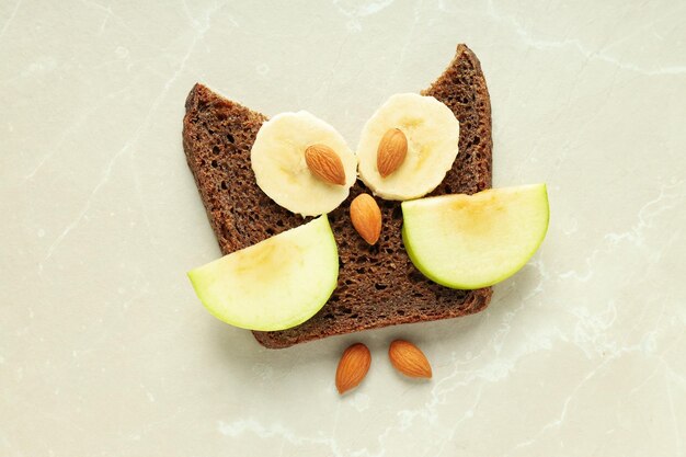 Gustosa colazione o pranzo per toast per bambini che il bambino può portare con sé