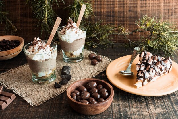 Gustosa composizione di cioccolato e torta