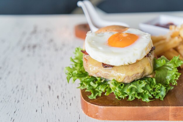 hamburger di maiale di formaggio