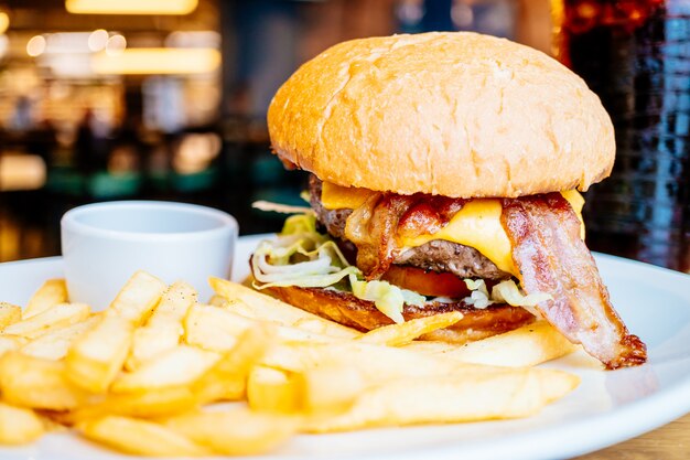 Hamburger di manzo e pancetta