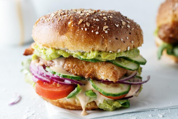 Hamburger sani e gustosi con petto di pollo