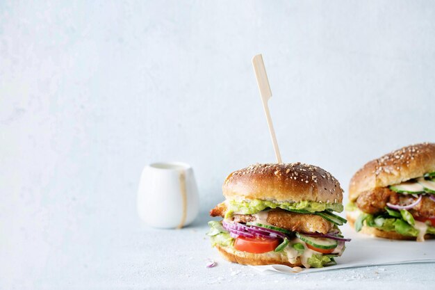 Hamburger sani e gustosi con petto di pollo