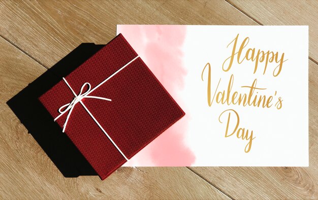 Happy valentines card con una confezione regalo