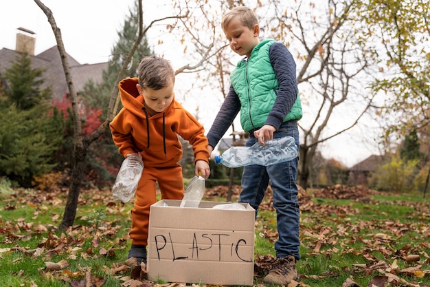 I bambini imparano a conoscere l'ambiente