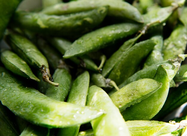 Idea di ricetta di fotografia di cibo da vicino baccello di pisello