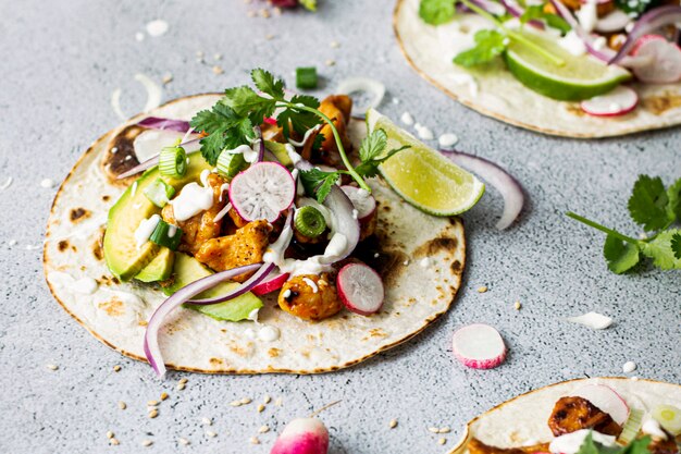 Idea di ricetta per tacos di pollo fatti in casa