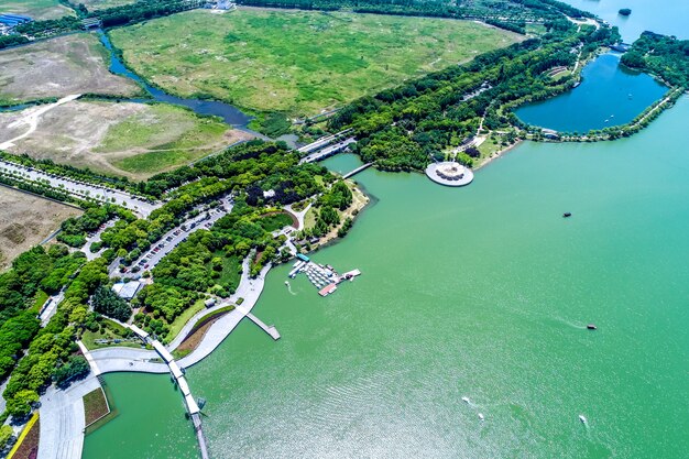 Il parco cittadino con il lago