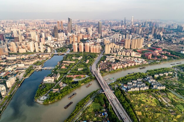 Il ponte con la città