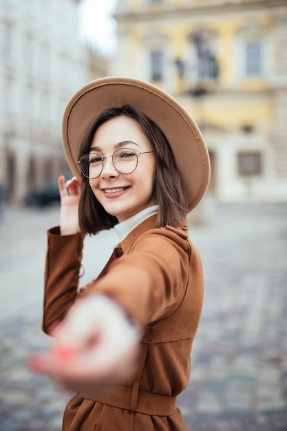 Il ritratto di una donna autunnale viene con me