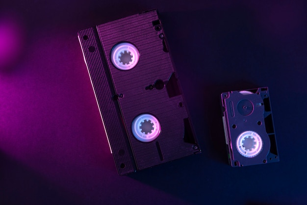 Imballaggio retrò vhs al chiuso