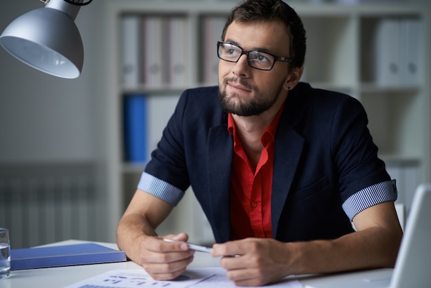 Impiegato presso l&#39;ufficio