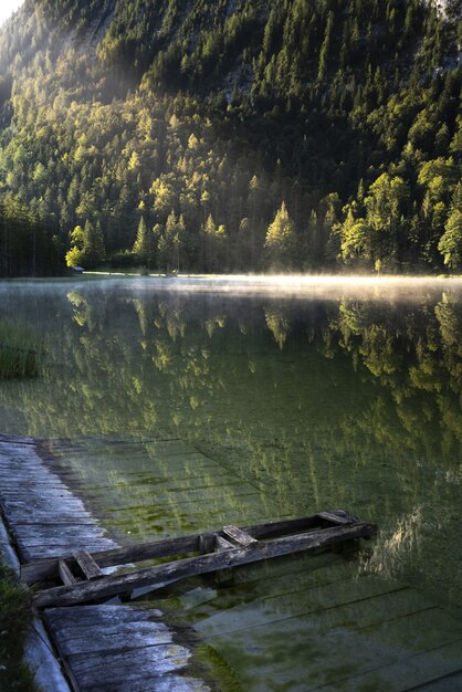 Incredibile scatto del lago Ferchensee in Baviera, Germania