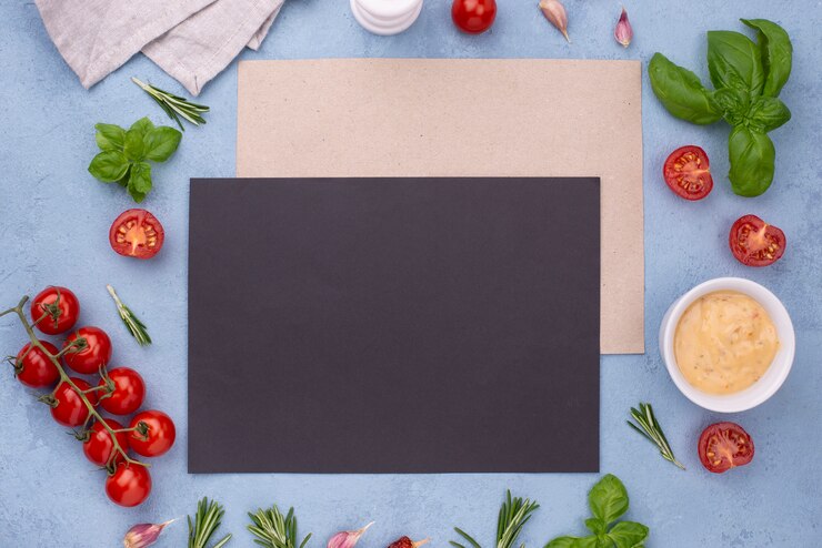 Foto gratuito ingredienti piatti laici e foglio di carta bianco