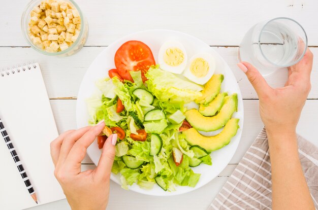 Insalata di lattuga deliziosa e sana