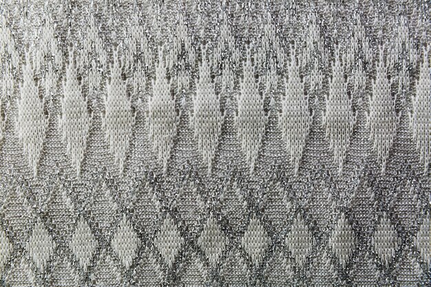 Interessante modello a maglia in tessuto