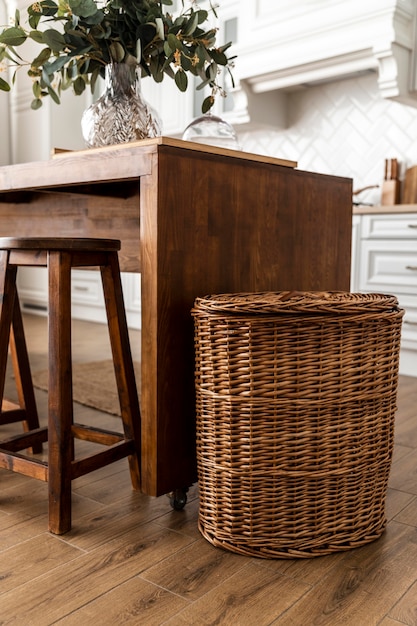 Interior design della cucina con mobili in legno