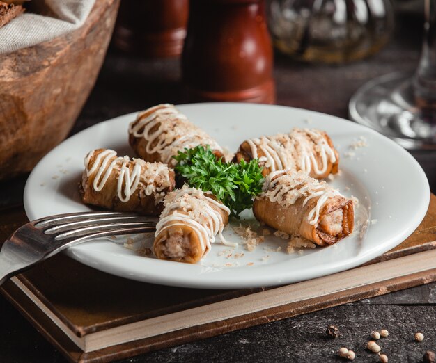 involtini di melanzane con noci, aglio e maionese