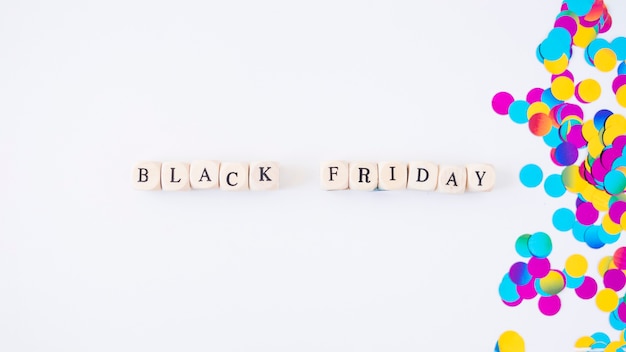 Iscrizione del Black Friday su cubetti