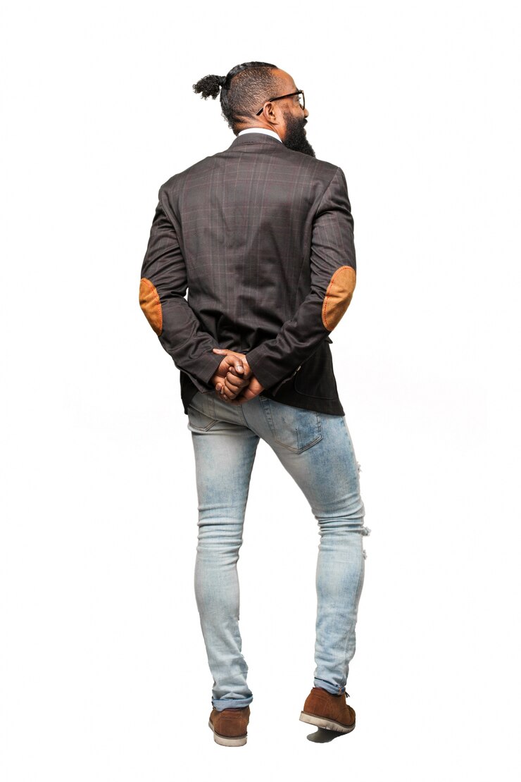 Foto gratuito l&#39;uomo in giacca e jeans con le mani per eseguire il