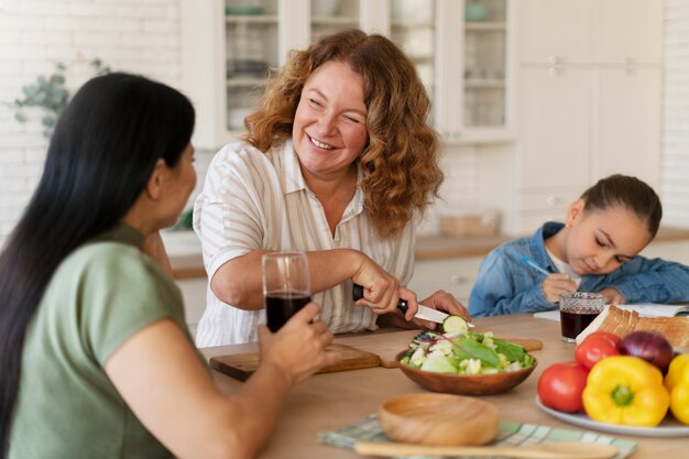 La famiglia Lgtbiq si gode la vita insieme