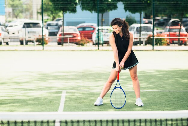 La tennista si prepara per giocare