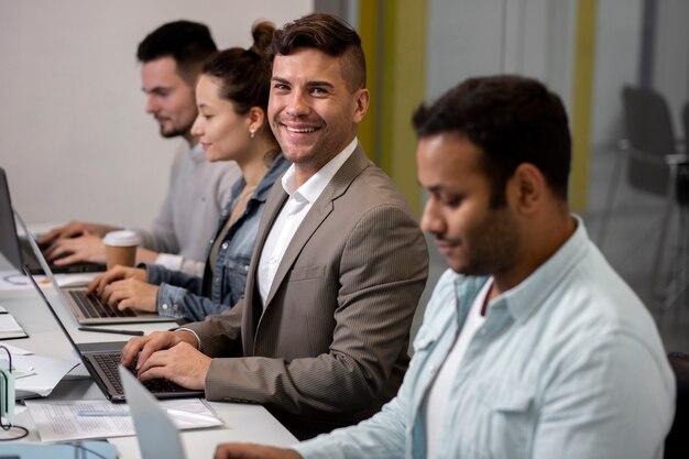 Laboratorio informatico moderno e attrezzato