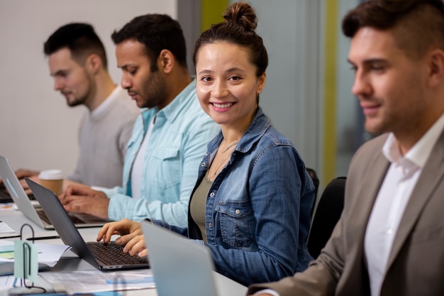 Laboratorio informatico moderno e attrezzato