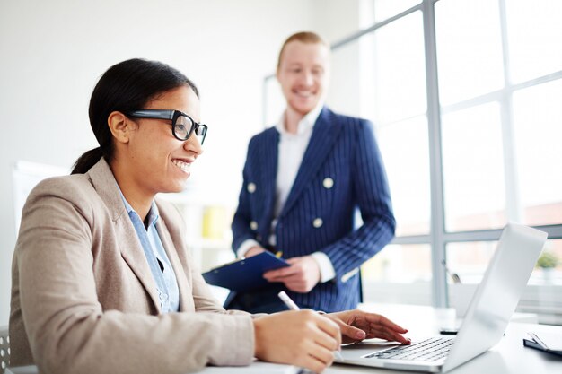 Lavorare con il laptop