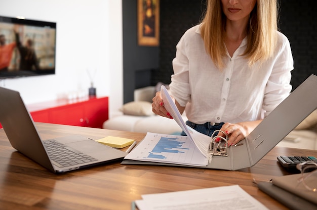 Lavorare da casa concetto di gestione del tempo