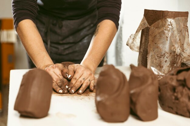 Lavoro artigianale professionale in officina