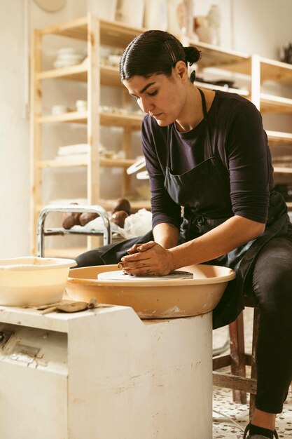Lavoro artigianale professionale in officina