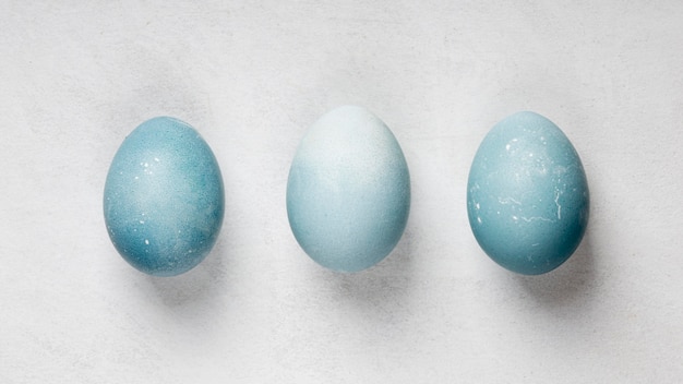 Lay piatto di tre uova di Pasqua