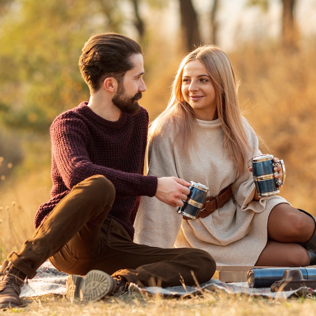 Le migliori amiche che si guardano