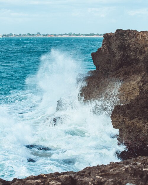 le onde stanno per oscillare