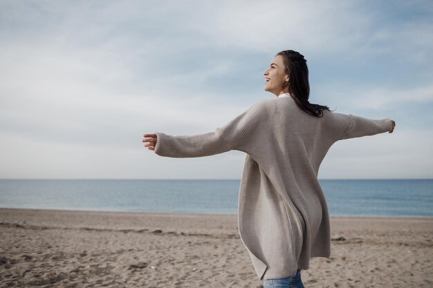 libertà della giovane donna all'aperto