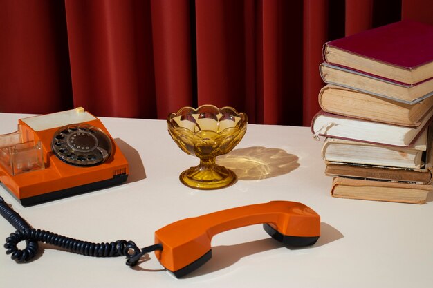 Libri d'epoca a disposizione del negozio dell'usato