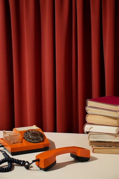 Libri d'epoca a disposizione del negozio dell'usato