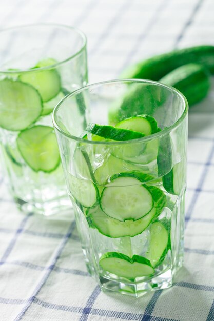 Limonata con un cetriolo