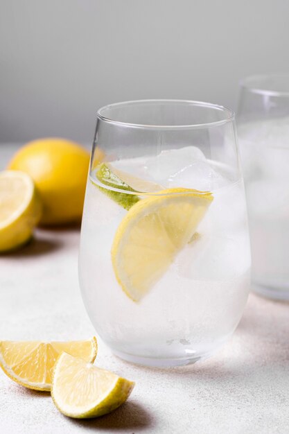 Limonata ghiacciata pronta per essere servita