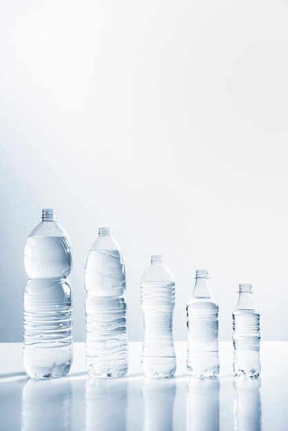 Linea di bottiglie d&#39;acqua