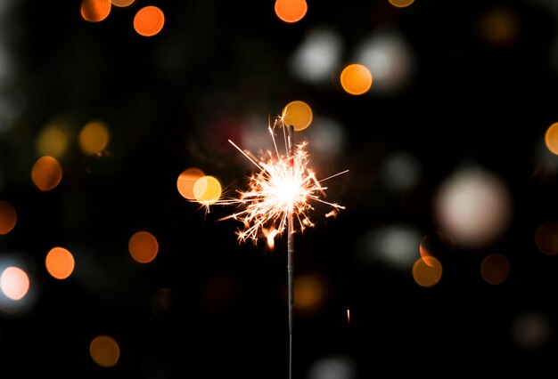 Luce scintillante bengala alla festa di Capodanno